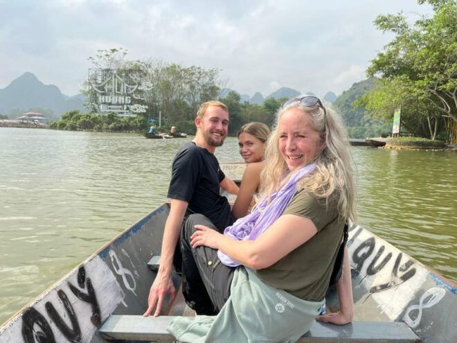 HOA LU - TAM COC - MUA CAVE - 1 DAY TRIP BY LIMOUSINE - Activities Included