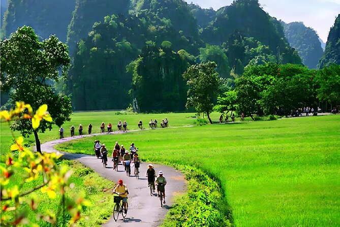 Hoa Lu - Tam Coc - Mua Cave Small Group -Buffet Lunch - Limousine - Select Date and Travelers