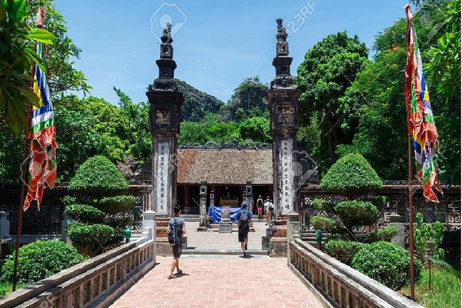 Hoa Lu & Tam Coc & Mua Cave Tour [Japanese Guide, Limousine Bus, Small Boat Boarding Fee, Lunch Incl - Directions