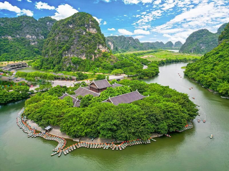 Hoa Lu, Tam Coc/Trang An, and Mua Cave Day Tour from Hanoi - Tam Coc or Trang An: pick your river