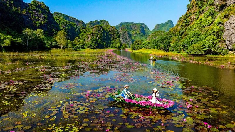 Hoa Lu, Tam Coc/Trang An, and Mua Cave Day Tour from Hanoi - Hang Mua rewards the climb, if you want it