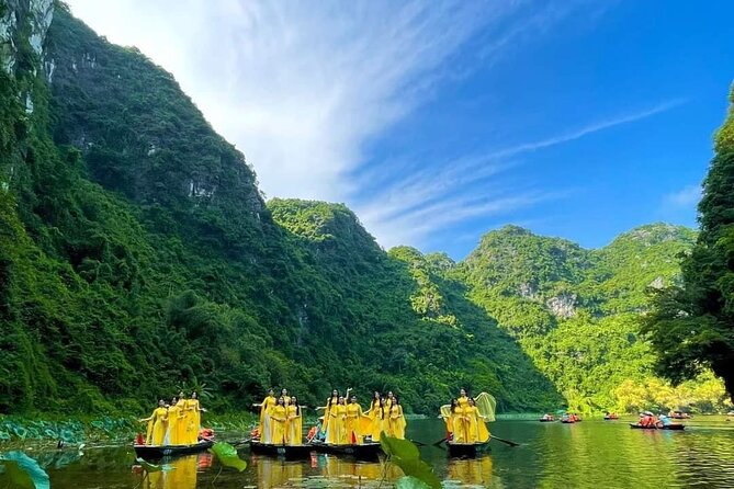 Hoa Lu- Trang An Boat Trip- Mua Cave Day Tour - Trang An Boat Trip