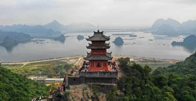 HOA LU – TRANG AN - CAVE TOUR - 1 DAY TRIP BY LIMOUSINE - Hoa Lu Ancient Capital