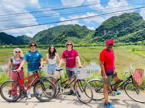 HOA LU – TRANG AN - CAVE TOUR - 1 DAY TRIP BY LIMOUSINE - Mua Cave Adventure