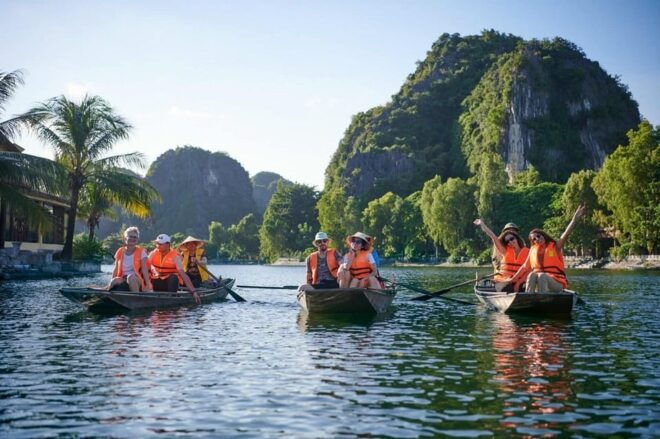 HOA LU - TRANG AN FULL DAY TRIP BY LIMOUSINE FROM HA NOI - Unique Highlights