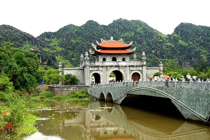 Hoa Lu - Trang An - Mua Cave - LIMOUSINE TRANSFER - Hoa Lu Ancient Capital