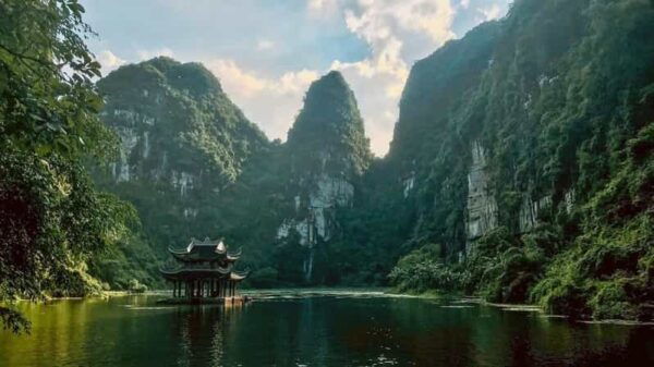 Hoa Lu- Trang An- Mua Cave Small Group Luxury Daily Tour - Booking and Pricing
