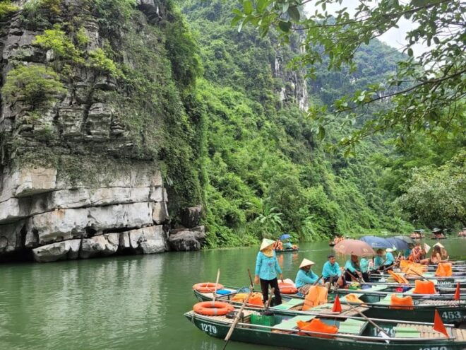 Hoa Lu – Trang An – Unique 1 Day Tour - Childrens Policy