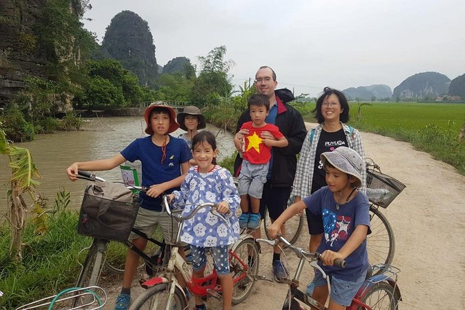 Hoalu/Tuyet Tinh Coc - Tam Coc/Bich Dong Is a Small Group Tour That Includes Activities Such as Boating, Biking, and Climbing - Meeting and Pickup
