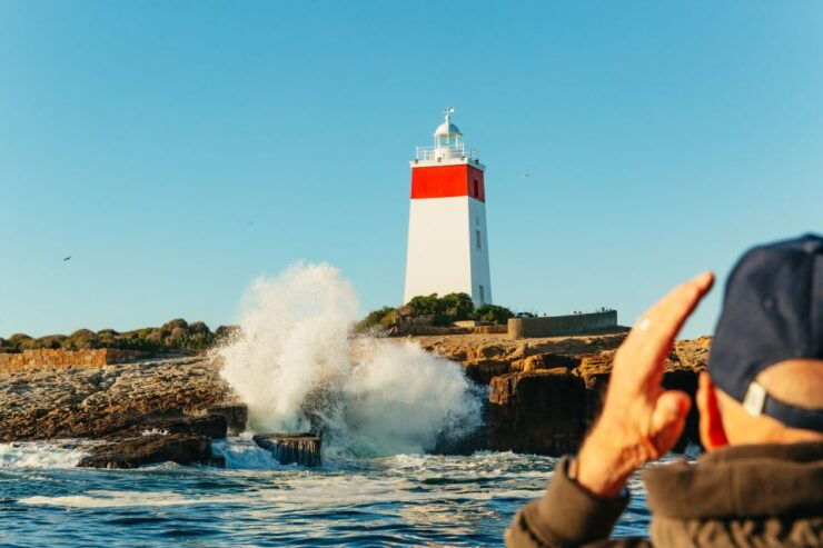 Hobart: 2.5-hour Iron Pot Lighthouse Cruise - Vessel Features & Group Size