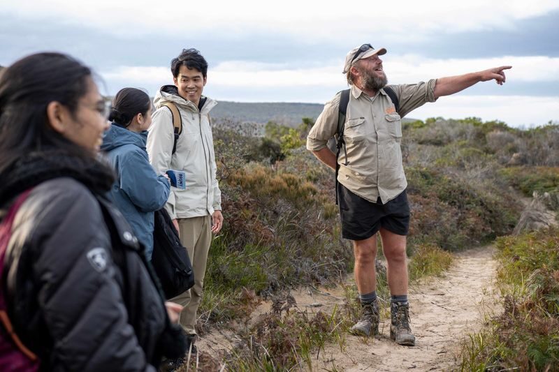 Hobart: Bruny Island Adventure - Hike, Highlights & Tastes - A relaxed lunch at Adventure Bay