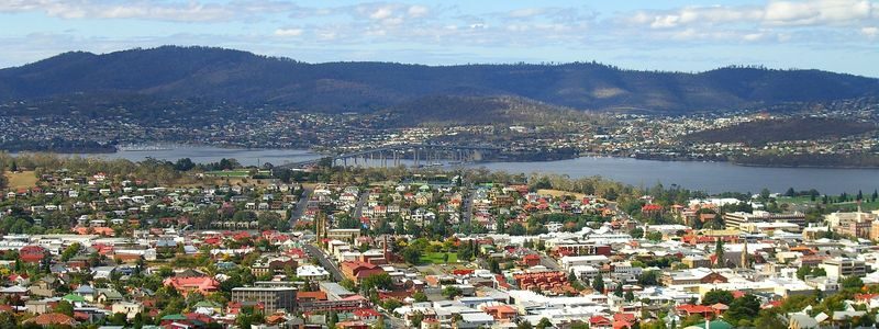Hobart City Sightseeing Morning Tour - A city tour that reaches beyond the waterfront