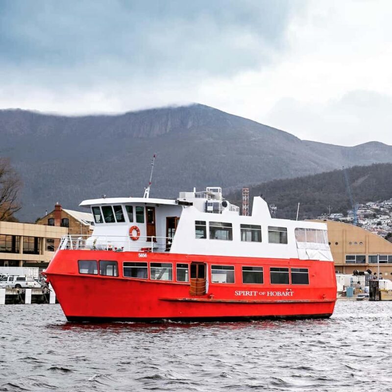 Hobart: Morning River Cruise - The Guide and Commentary Experience