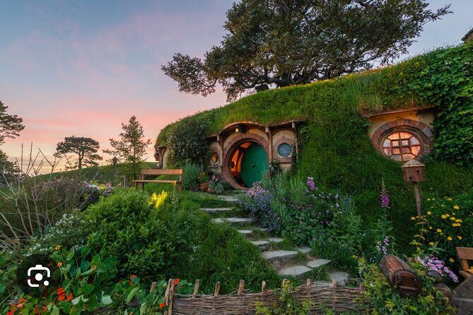 Hobbiton and Waitomo Caves Arrive in Comfort and Style - An Overview of the Tour Experience