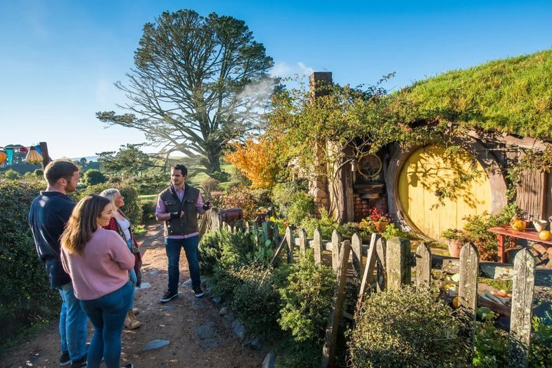 Hobbiton and Waitomo Glowworm Caves Day Tour - A long day, with little to organize yourself
