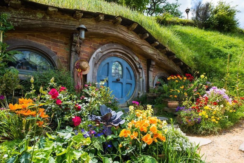 Hobbiton Movie Set and The Green Dragon Inn Guided Tour - From Auckland to the Shire