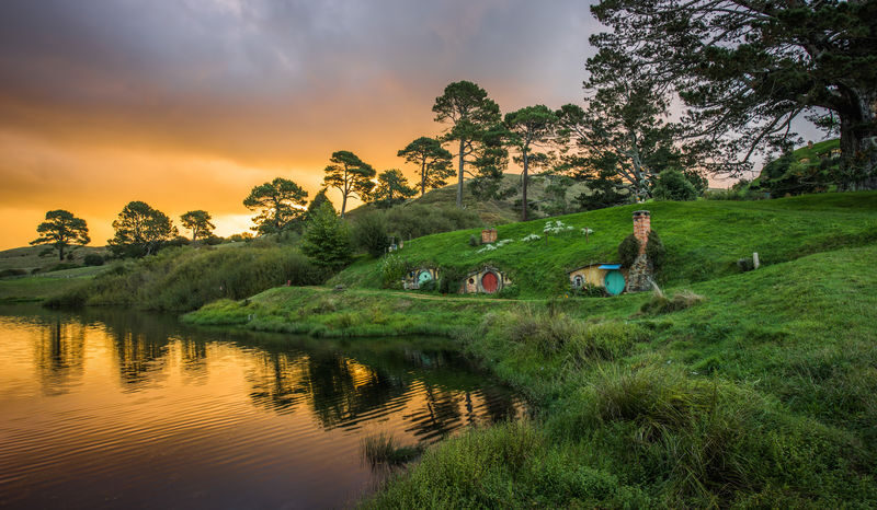Hobbiton Movie Set and The Green Dragon Inn Guided Tour - Should you book the Hobbiton tour from Auckland?