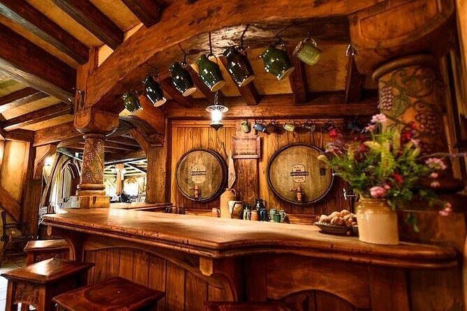 Hobbiton Movie Set and Waitomo Glow Worm Caves Tours Private SUV - Good To Know