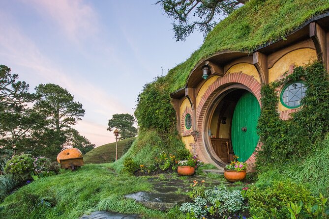 Hobbiton Movie Set Banquet Experience Private Tour From Auckland - Tour Requirements and Recommendations