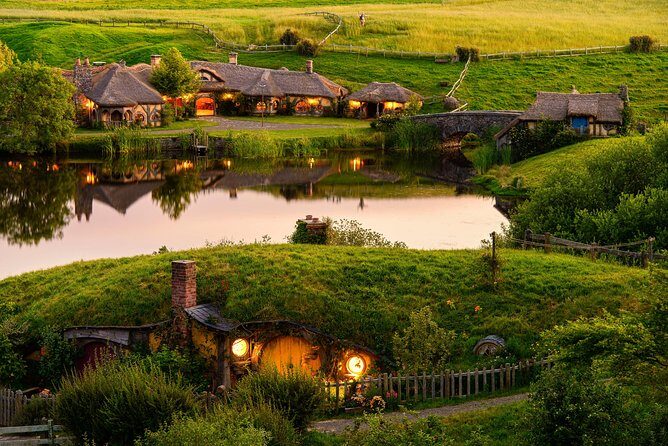 Hobbiton Movie Set Small Group Day Tour from Auckland - FAQ