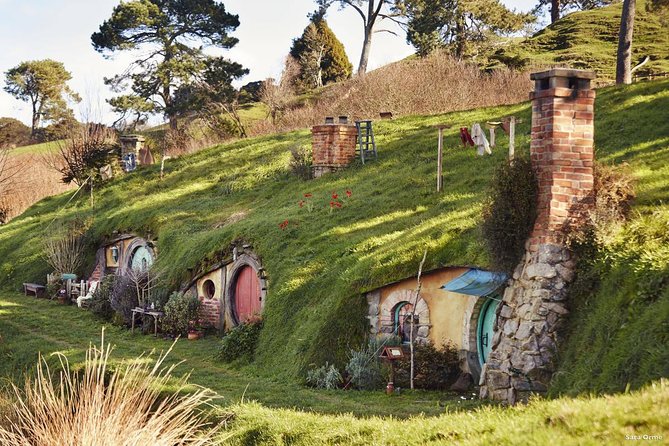 Hobbiton Movie Set Tour & Bluespring & Glowworm Cave Day Tour - Itinerary
