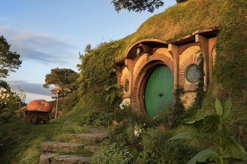 Hobbiton Movie Set Tour with Buffet Lunch from Rotorua - Walking the lanes of Hobbiton