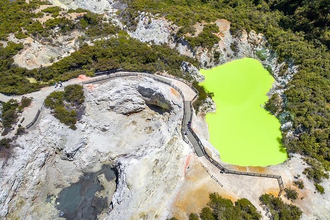 Hobbiton & Rotorua Including Wai-O-Tapu - Small Group Tour From Auckland - Overall Experience and Scenic Drive