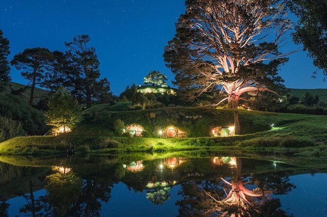 Hobbiton & Waitomo Caves Small Group Tour from Auckland inc Lunch - Return Journey with Secret Stops