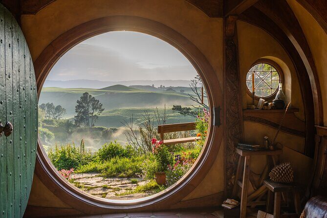 Hobbiton with Huka Falls and Hot Springs Day Tour - The Itinerary Breakdown