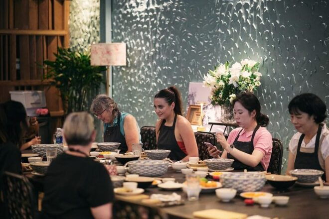 Hochiminh: Market Tour and Vietnamese Cooking Class - Traditional Dishes to Learn