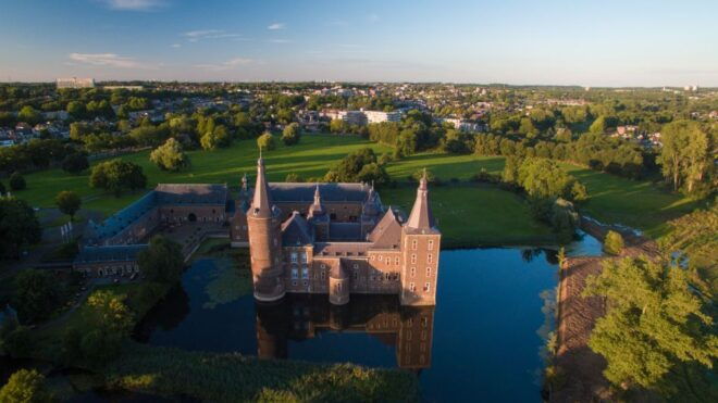 Hoensbroek: Entry Ticket to Hoensbroek Castle - Discover Over 40 Decorated Castle Chambers