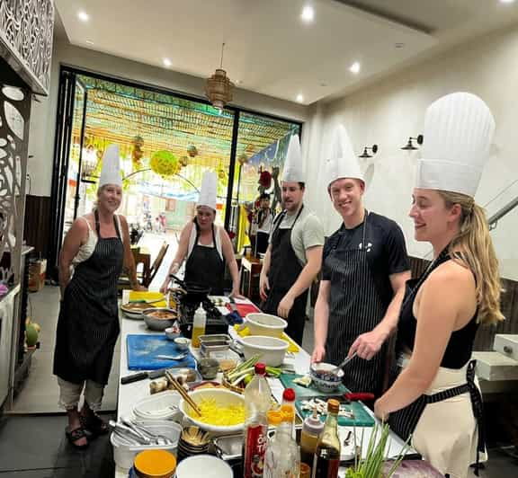 Hoi an Authentic Cooking Class With Pro Chef in Small Group - Experience Highlights