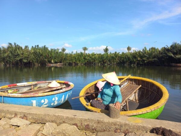Hoi An :BamBoo Basket Boat Adventure - Cultural Performances