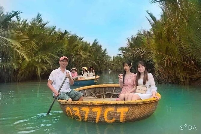 Hoi an Bamboo Basket Boat Tour With Seafood Lunch at Local Fishing Family - Traveler Experience Highlights