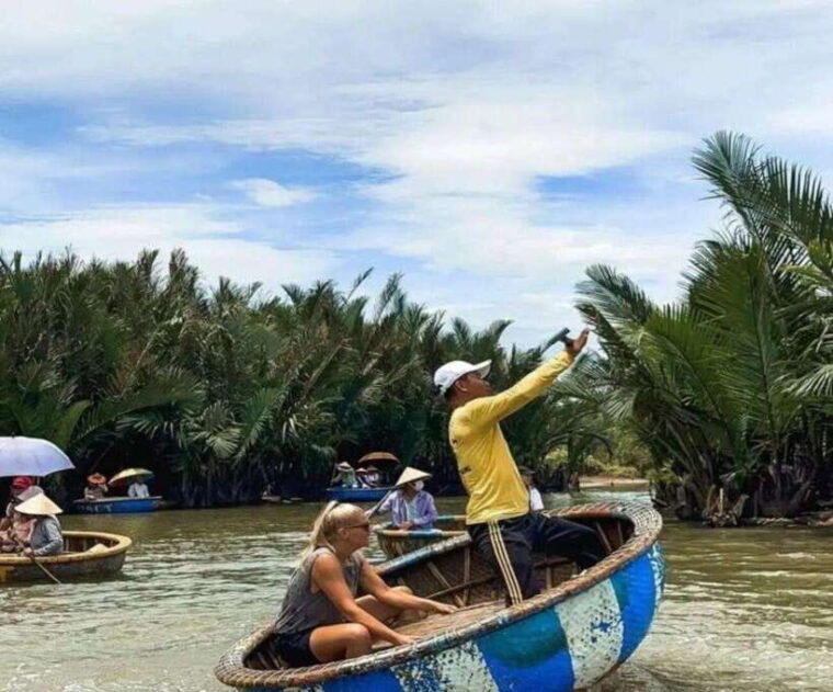 Hoi An: Bamboo Basket Boat Tour With Traditional Meal - Itinerary Highlights