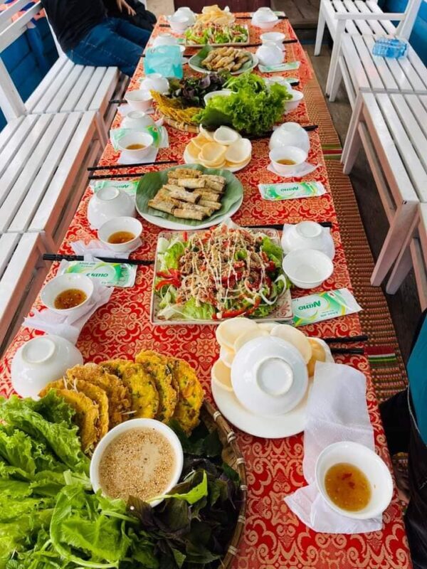 Hoi An Basket Boat Ride and Local Cooking Class - Timing, transport and the afternoon option