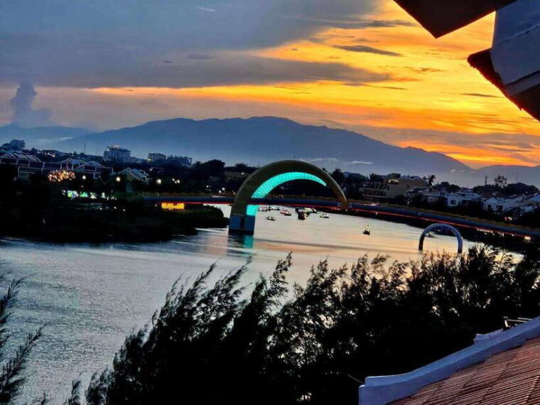 Hoi An: Basket Boat Tour by River Boat and Lantern Release - Basket Boat Ride and Local Culture
