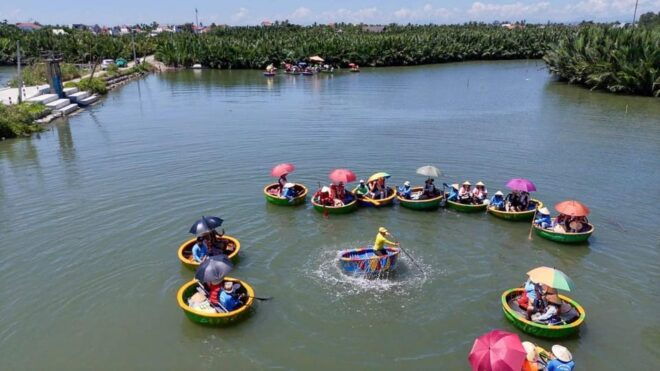 Hoi An: Basket Boat Tour, Singing Karaoke and Fishing Crabs - What to Bring
