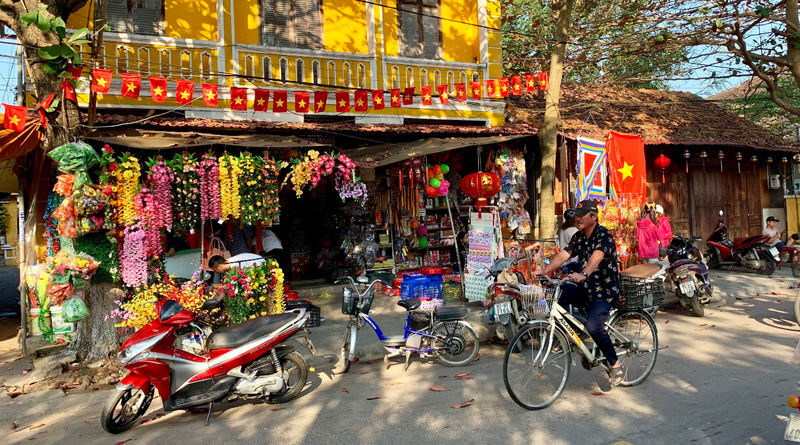 Hoi An City and Food Tour from Da Nang with Foot Massage - A guide can make the short route count