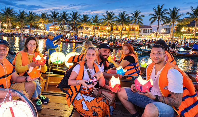 Hoi An City Highlights Walking Tour with Dinner & Lantern Release - What to know before you go
