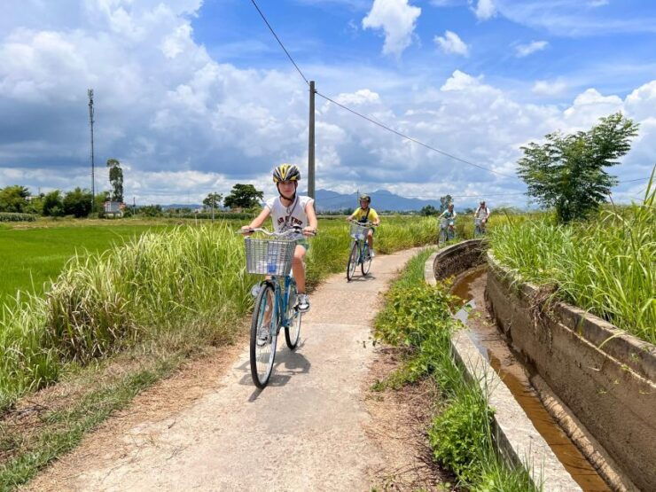Hoi An Countryside Biking Tour on Cam Kim Island - Experience Highlights