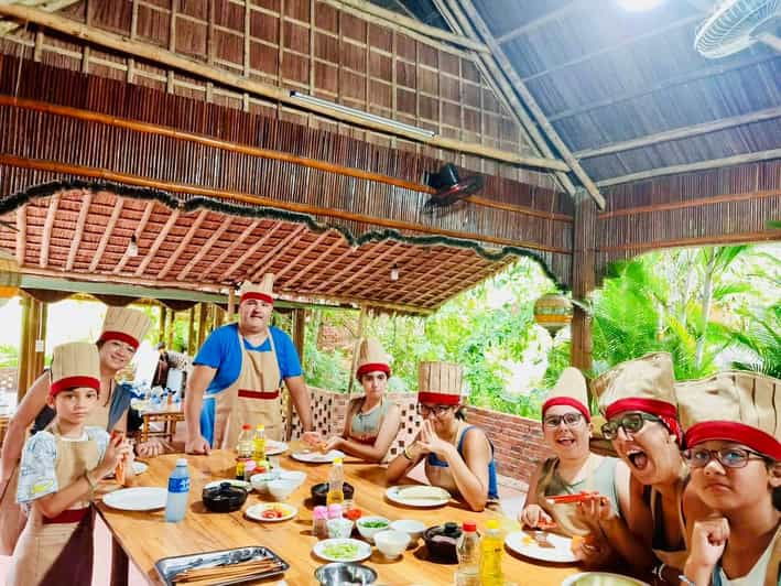 Hoi An/Da Nang: Market Tour, Boat Ride, and Cooking Class - Customer Experience and Reviews