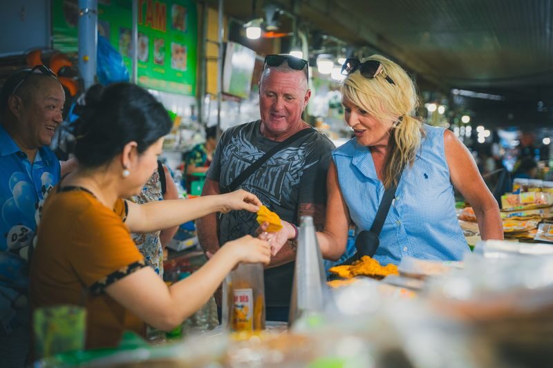 Hoi An Evening Street Food Tour with a Local Guide - Who should consider this evening walk