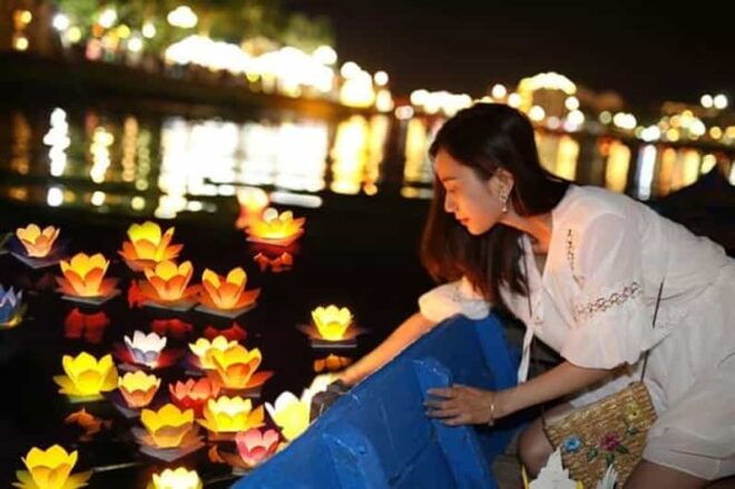 Hoi An: Floating Flower Lantern River Boat Ride at Night - Itinerary and Meeting Point