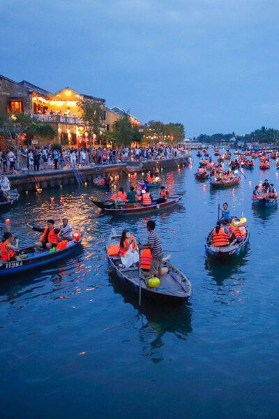Hoi An: Floating Flower Lantern River Boat Ride at Night - Best Time to Experience