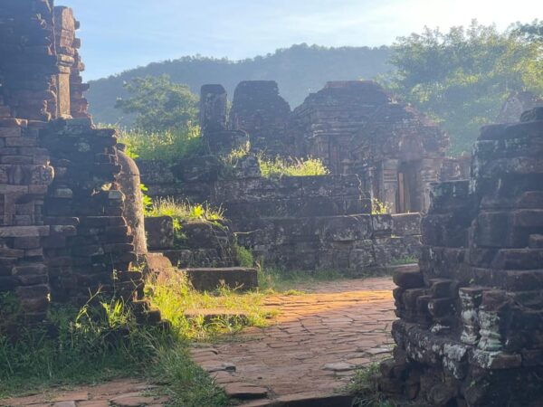 Hoi an : Guidedtour. MySon Ruins. Marble Mountain.Lunch - What to Bring