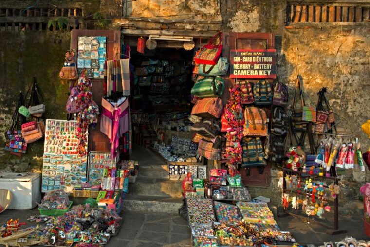 Hoi An: Half-Day Heritage Walking Tour - Visiting Iconic Sites