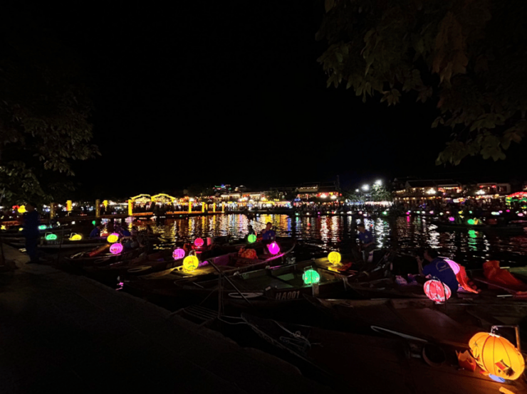 Hoi An: Hoai River Boat Ride & Lantern Release Experience - Highlights and Activities