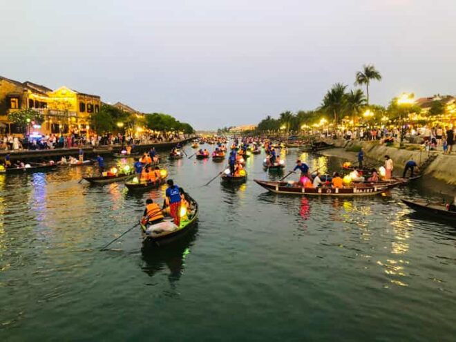 Hoi An: Hoai River Boat Trip by Night and Floating Lantern - Itinerary and Key Highlights