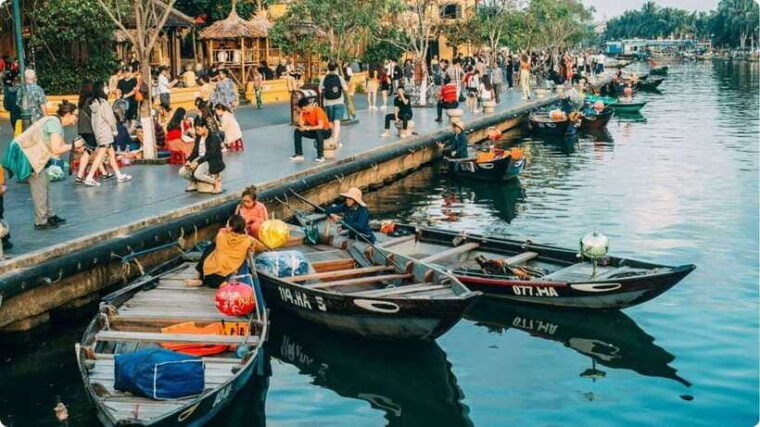 Hoi An: Hoai River Boat Trip by Night With Release Lantern - Customer Reviews and Ratings